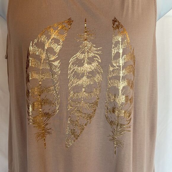 Sleeveless feather tee size XL - Picture 2 of 10
